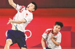 英雄联盟总决赛直播-泰国队鏖战韩国队，黄鸭组合点燃赛场