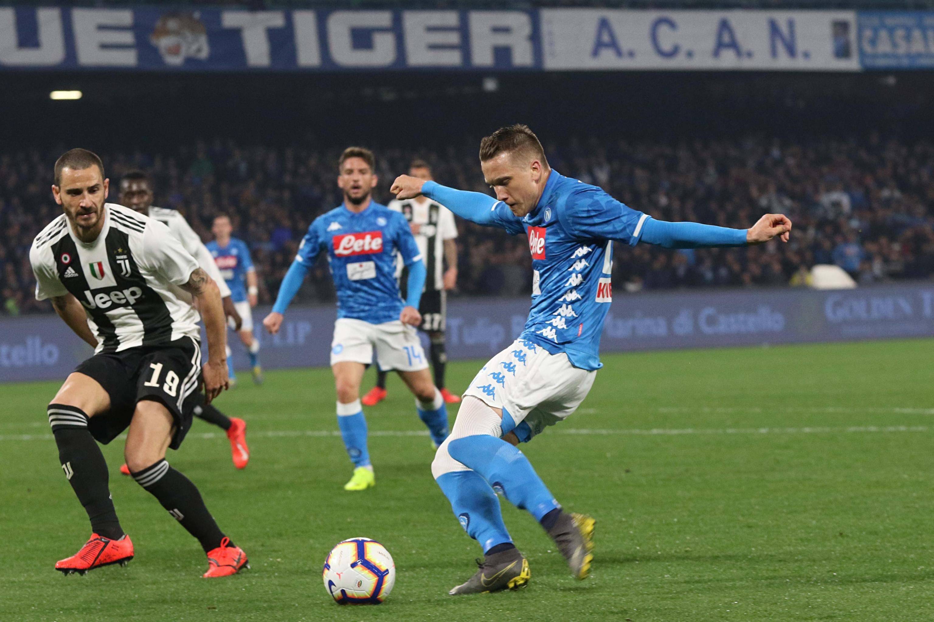 那不勒斯主场击败对手，继续保持不败战绩的简单介绍