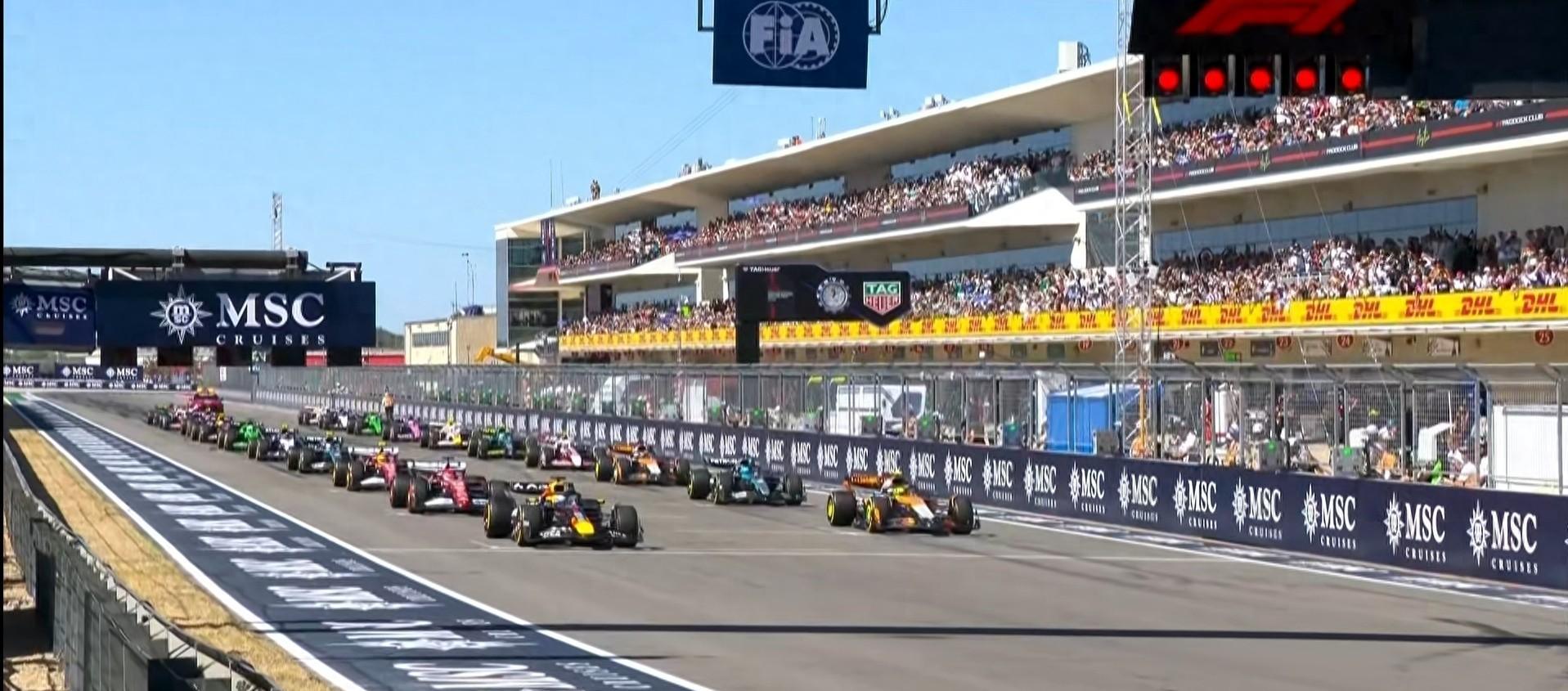 关于阿斯顿马丁绝杀梅赛德斯，维斯塔潘点燃赛场的信息