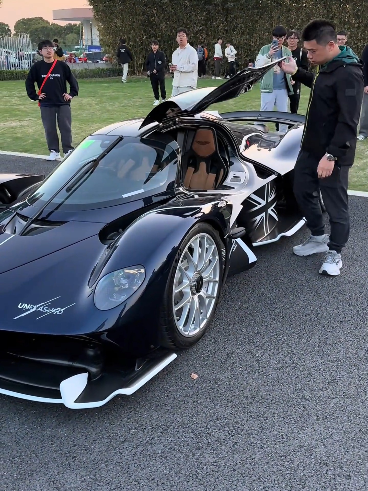 阿斯顿马丁翻盘迈凯伦，阿隆索惊艳四座