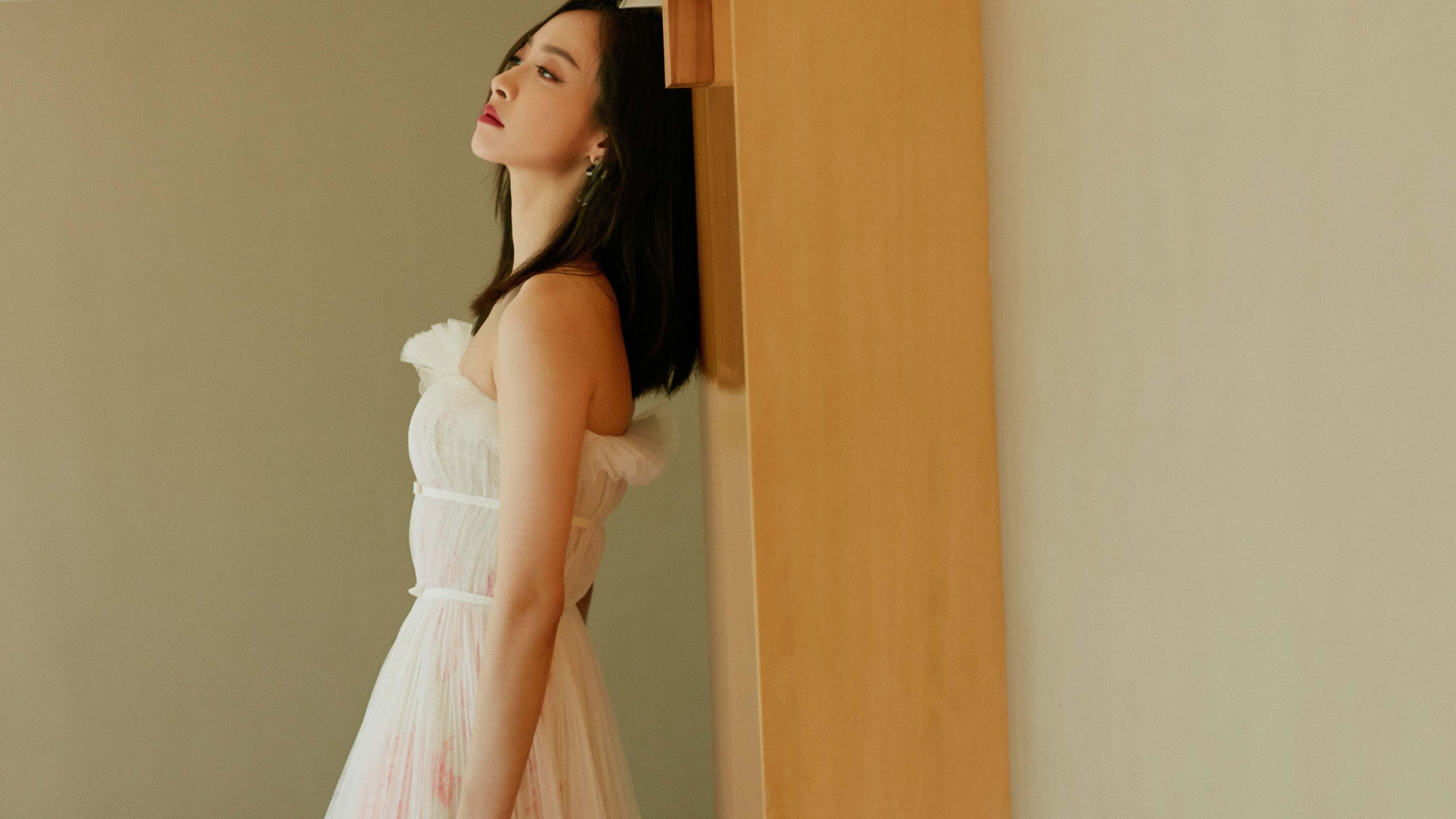 昨夜,两个唯一同时上演