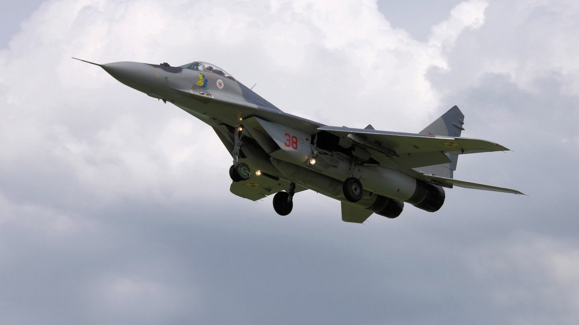 三门演义，当波兰血脉在亚平宁与英伦的球门前沸腾