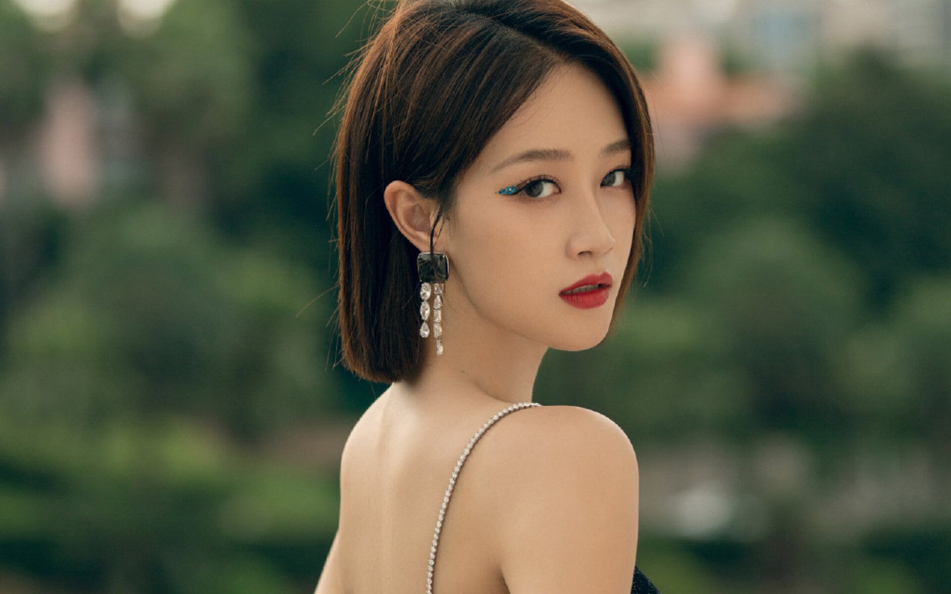 双面梅西，他曾在决赛斩落曼联，如今却化身红魔晋级罗马的间接推手