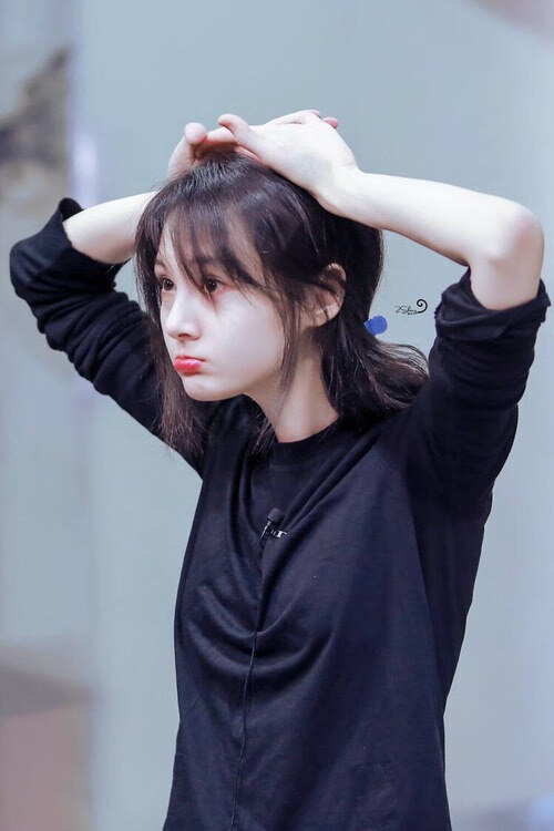 北欧冰墙与亚洲之光的对决，芬兰战术封锁利物浦，孙兴慜逆境中闪耀冠军级光芒